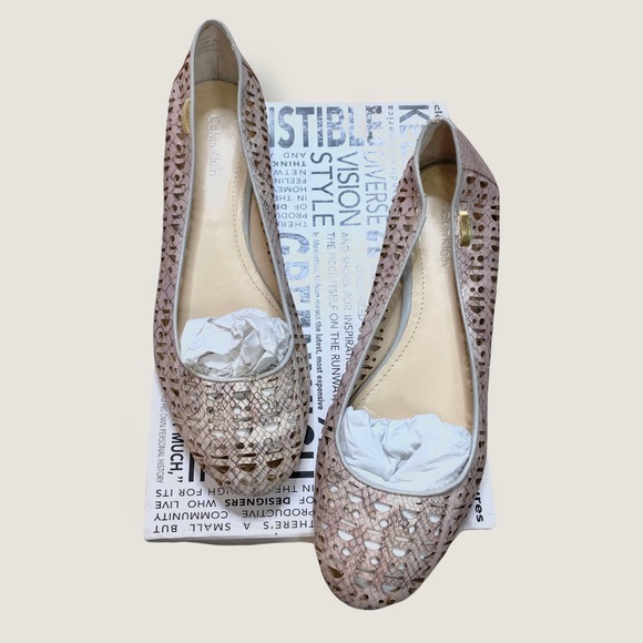 Calvin Klein [8M] Geometric Cut-Out Pink Snakeskin Print Round Toe Flats - Picture 7 of 14